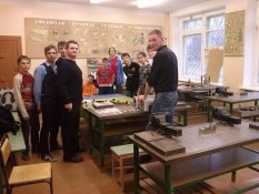 Работа кружка моделирования «Оружие Победы». Фото из личного архива