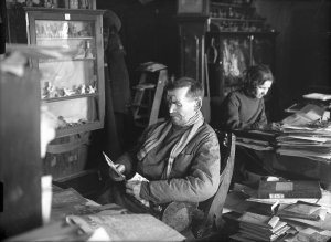 И. В. и Е. Н. Федышины в фондах музея. 1941 год. Фото из семейного архива