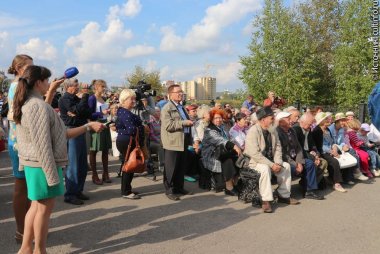 Традиционным концертом у памятника поэту Николаю Рубцову открылся XVII фестиваль поэзии и музыки «Рубцовская осень»