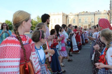 Народное гулянье на Кремлевской площади