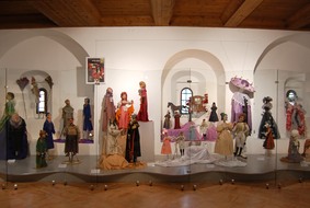Выставка «Ее величество кукла» открылась в художественном отделе вологодского музея-заповедника