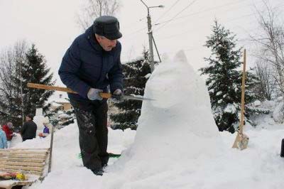 Снежные скульптуры по мотивам поэзии Николая Рубцова слепят в Тотьме