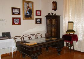 В Тотемском краеведческом музее открылась выставка «История выборов – выбор истории»
