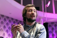 Николай Смирнов: «Поклон после спектакля для публики более восторженный момент, чем для актеров» 