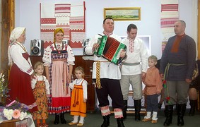 Выставка «Вологодские традиции» открылась в Вологодском областном научно-методическом центре культуры