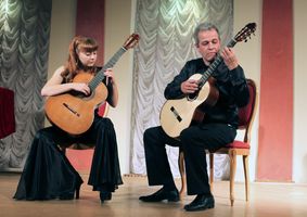Концерт гитарного дуэта Владимира Митякова и Ирины Черногоровой