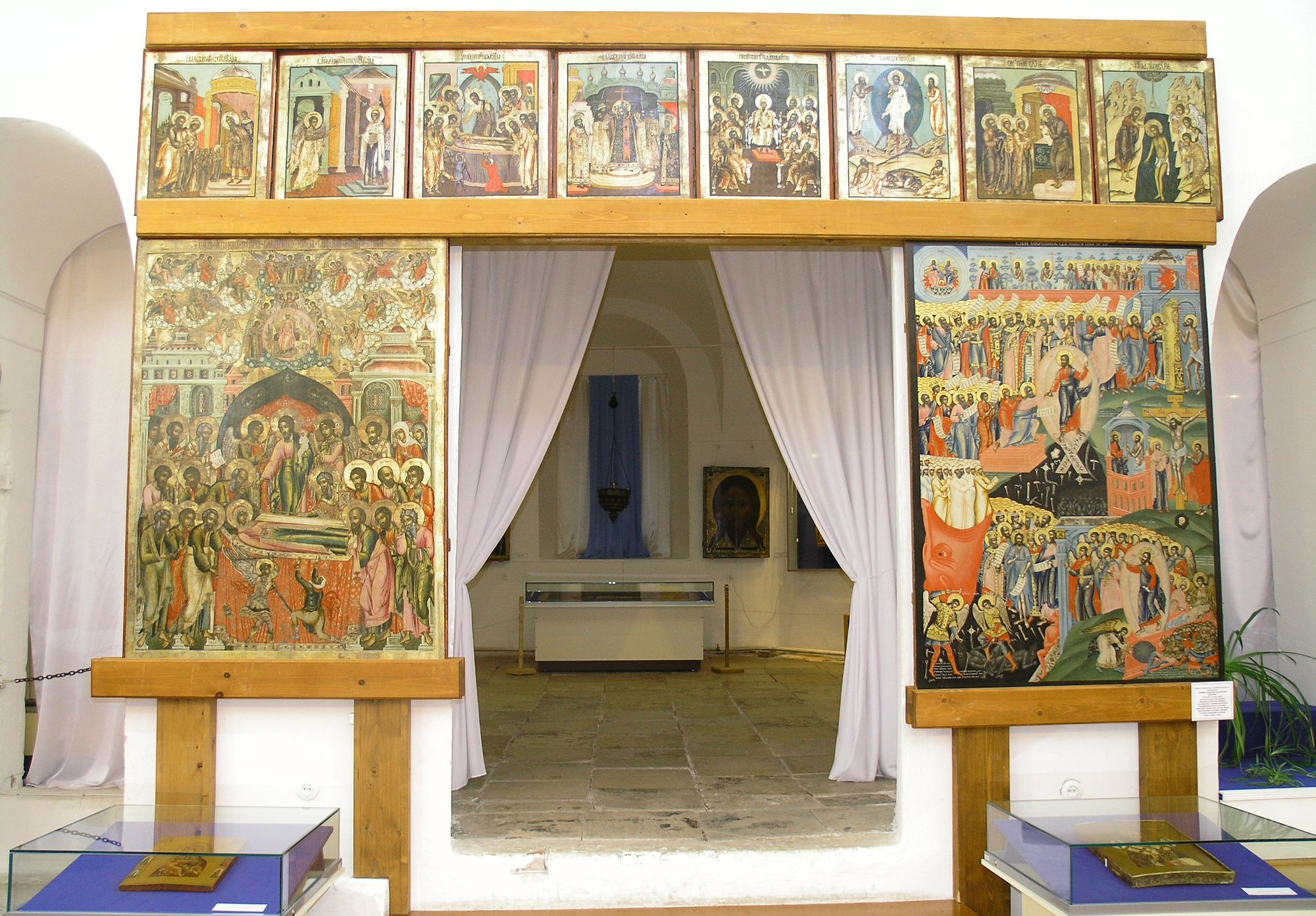 Праздничный чин иконостаса церкви Димитрия Солунского, украденный в 1984 году и возвращенный в 2012-м