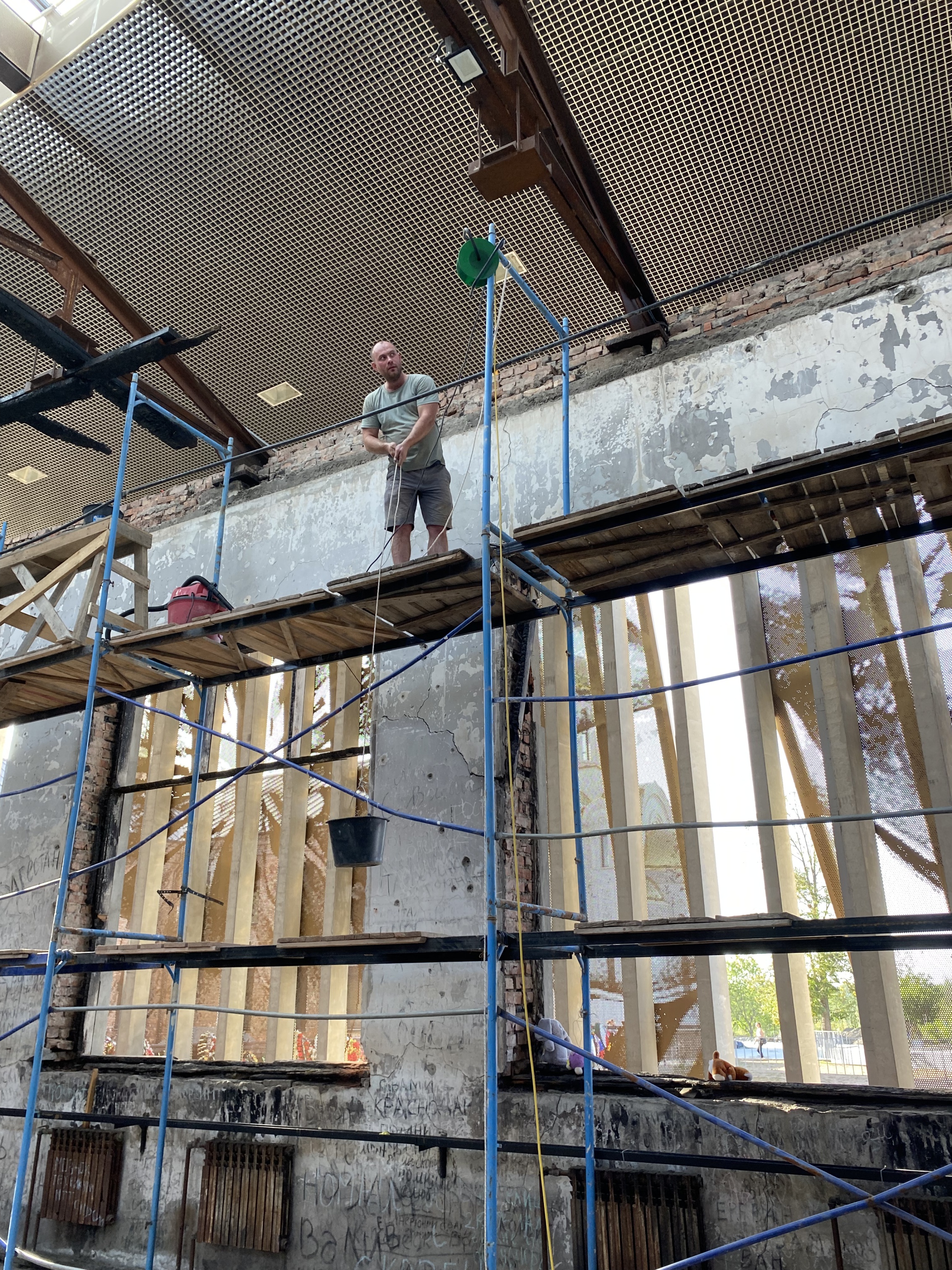 Вологодские реставраторы приняли участие в восстановлении бесланской школы