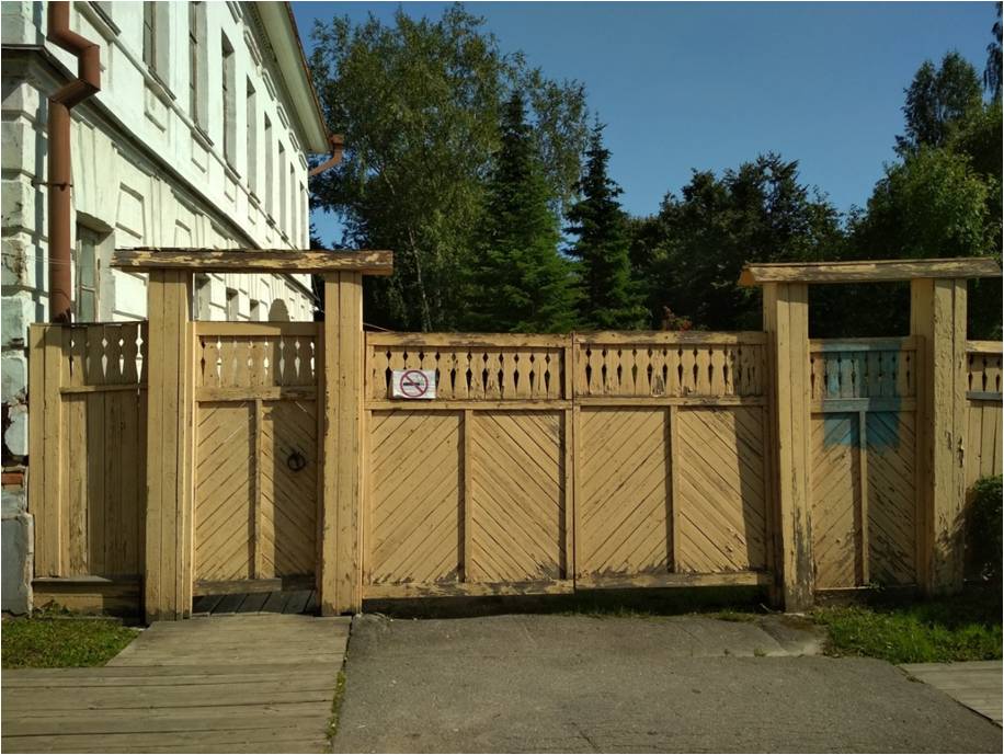 Ворота и калитки до реставрации. Фото из архивов Владимира Лукина и Елены Никитиной