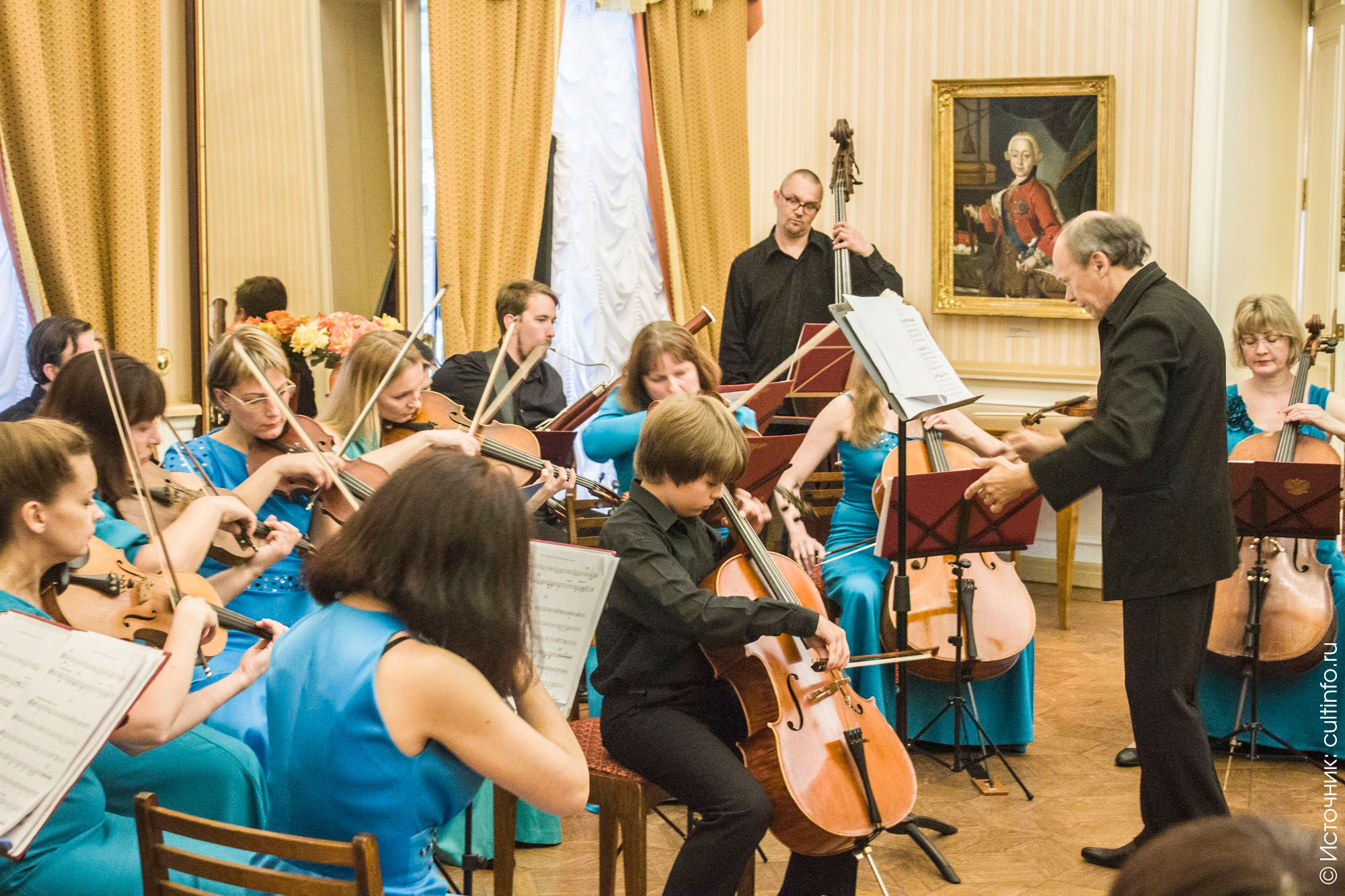 Выступление с Камерным оркестром филармонии на «Летних ассамблеях с оркестром» в Вологодском кремле. Июнь 2017 года