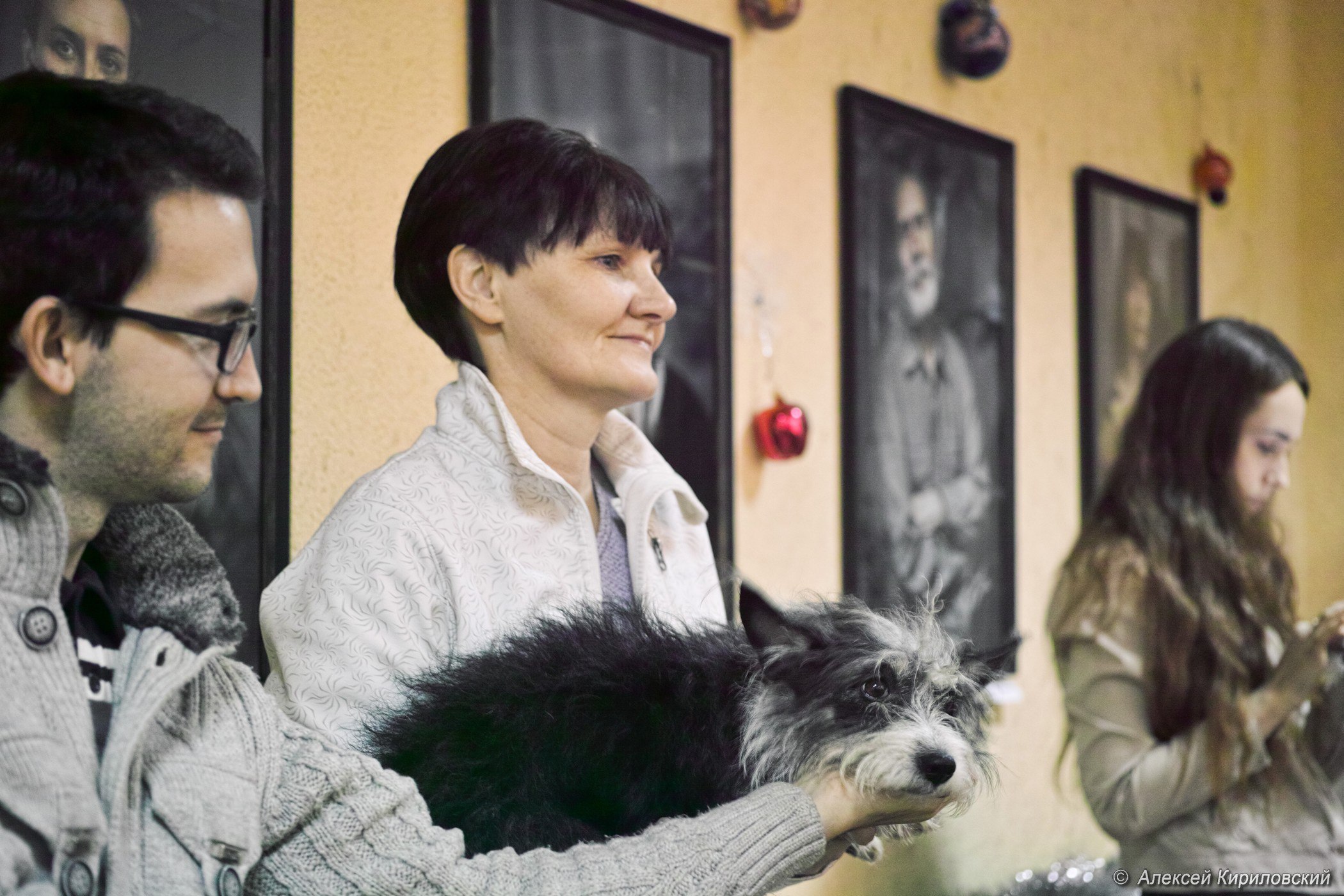 Жуля – пёс полка: на руках у писателя Ольги Кузнецовой в Доме дяди Гиляя 
