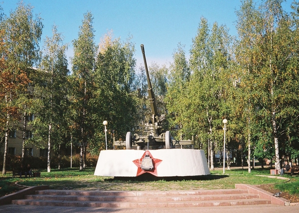 Памятник защитникам вологодского неба – бойцам Череповецко-Вологодского дивизионного района ПВО