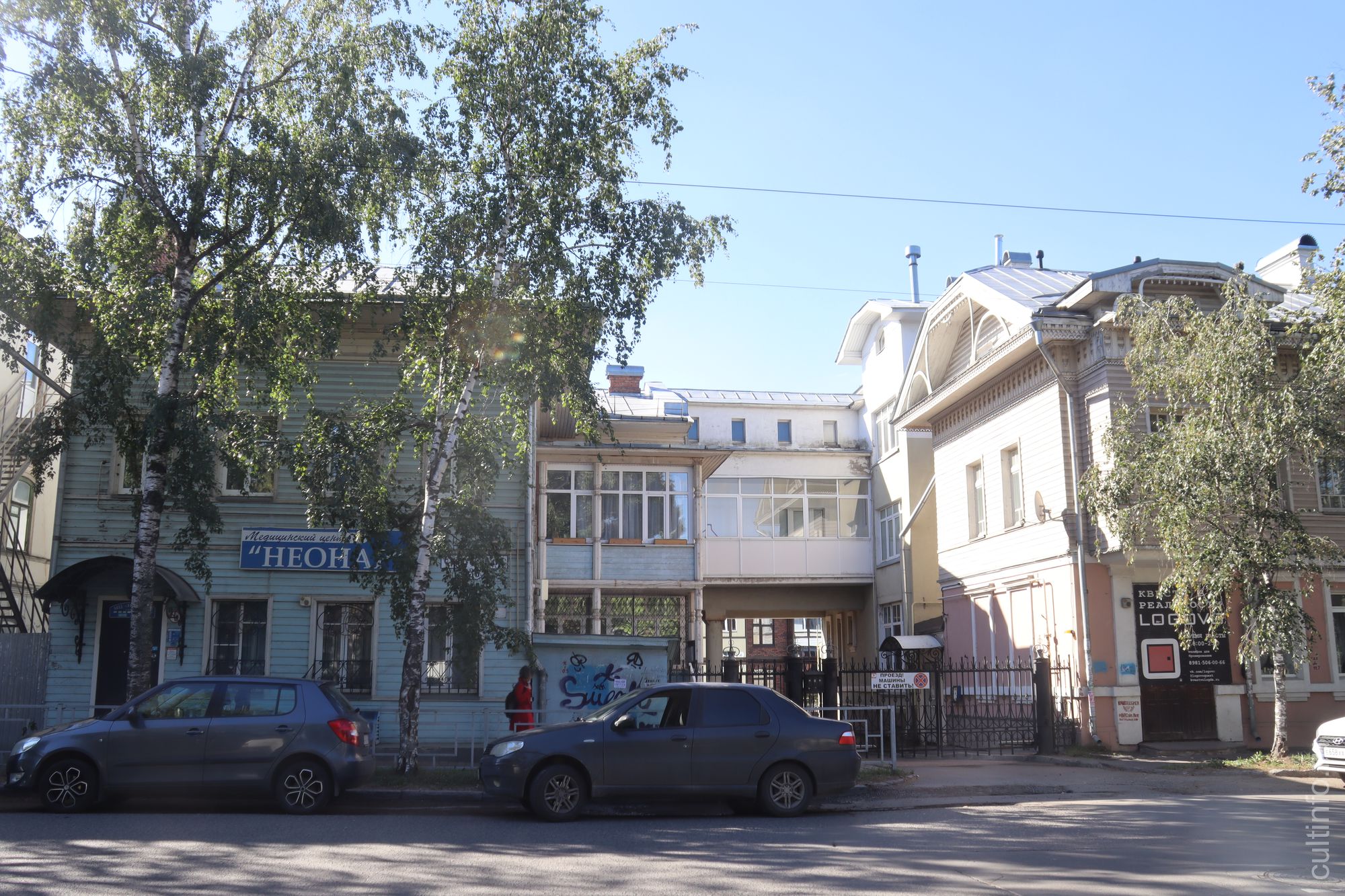 Реконструкция жилых домов по Советскому проспекту, 36. Архитекторы восстановили исторический облик снесенных домов и объединили их в единый комплекс с переходами.