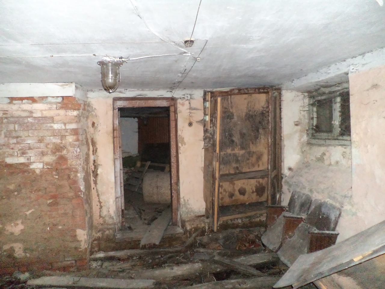 Подвал дома Бурлова в процессе реставрации. Фото из архива Константина Смирнова