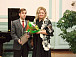 Диплом лауреата в номинации «Лучшее учебное пособие» вручается Игорю Тяпину
