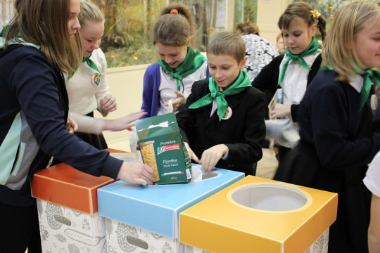 Актуальную тему раздельного сбора мусора обсудили со школьниками сотрудники вологодского музея