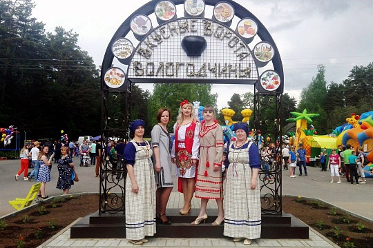 «Вкусные ворота Вологодчины» открыли на фестивале «Чагода – родина серых щей»