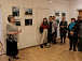 Марина Кошелева проводит экскурсию по выставке