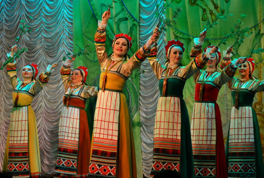  «Многоцветье Севера» покажет в Вологде ансамбль песни и танца «Асъя кыа»