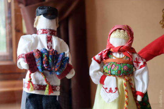 Выставка победителей и участников областного конкурса «Кукла в национальном костюме» открылась в ТЮЗе
