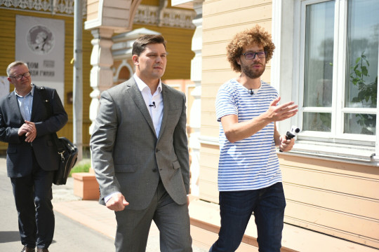 Известный блогер Илья Варламов посетил Вологду и прогулялся по городу с мэром 