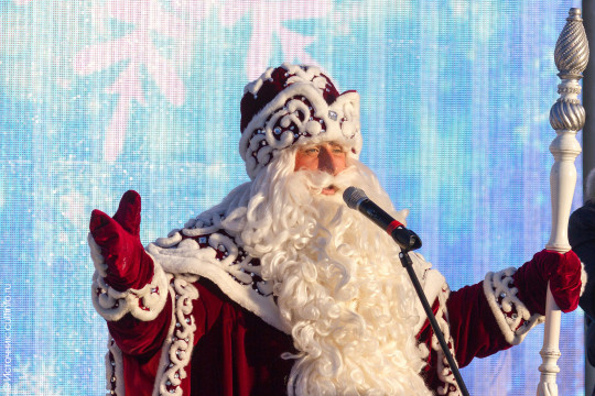 #НовыеПесниоСтаром предлагает написать Дед Мороз