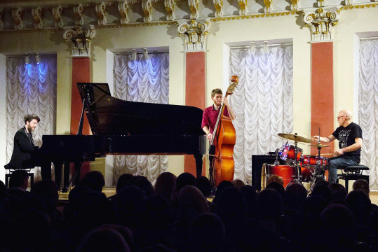 Областную филармонию захлестнула волна итальянского джаза: участники трио Андреа Манзони представили вологжанам новую музыкальную программу