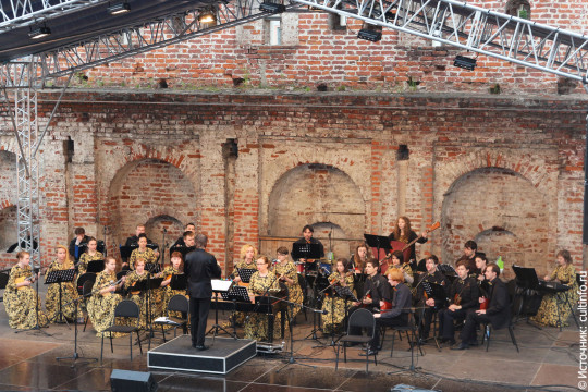 «Лето в Кремле» продолжилось концертом оркестра национальных инструментов «Терема»