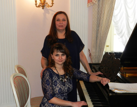 В «Волшебную страну» зовут слушателей пианистки Ирина Кокина и Ольга Селезнева