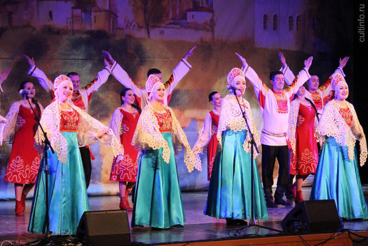 Ансамбль песни и танца «Русский Север» предлагает слушателям прогуляться «Вдоль по Вологде»