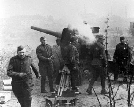Этот день 75 лет назад: начался штурм Берлина