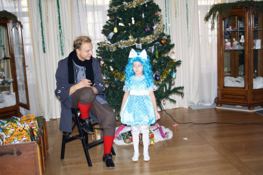 Спектакль, игры и знакомство с феей ждут посетителей благотворительного мероприятия «Рождественские истории старого фонаря» в Череповце 