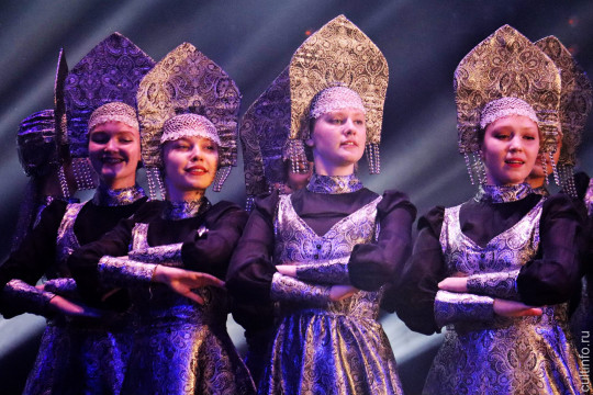 Юбилей области отметили открытием выставки и концертом в Вологодском драмтеатре