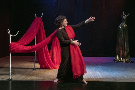 Спектакль «Триптих» завтра представит вологжанам актриса Нового художественного театра из Челябинска Ксения Бойко