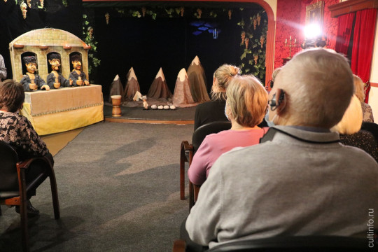 Театр для незрячих: в Вологде показали первые спектакли с тифлокомментариями