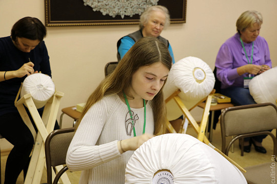 Более 130 кружевниц создают в Вологде «Зимнее волшебство»