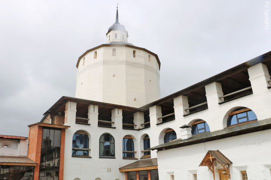 Из тюрьмы в гостиницу: в Кирилло-Белозерском музее-заповеднике после реставрации откроются номера для отдыха и Белозерская башня