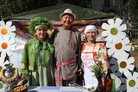 Главное блюдо района – серые щи – готовили на гастрономическом фестивале в Чагоде 