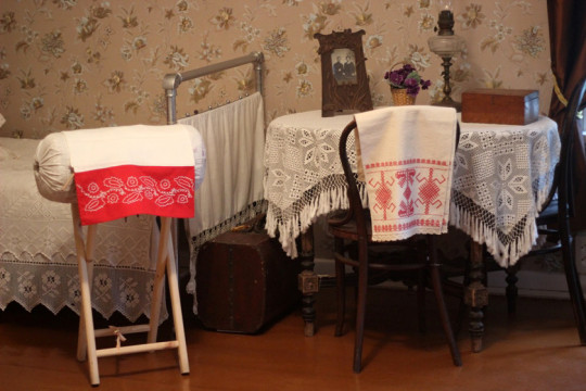 Кирилловский Музей истории города и района приглашает полюбоваться народной вышивкой