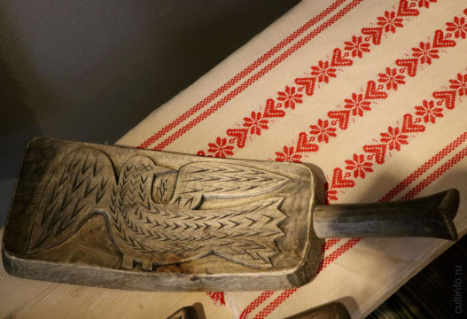 «Рукам работа – сердцу радость»: деревянные резные изделия Алексея Безобразова представлены в Вологде