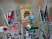 Выставку шариковых ручек подготовили в областной детской библиотеке к Дню учителя. Фото ВОДБ