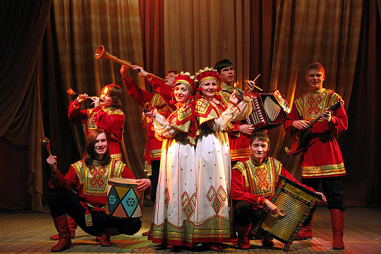 С юбилейным концертом «Я влюблен в тебя, Россия» выступит ансамбль «Русский сувенир» 