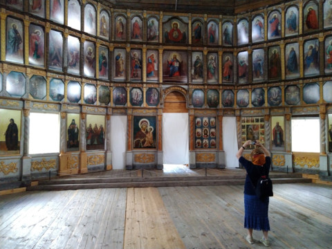 Онлайн-экскурсию по музейному комплексу «Цыпино» проводит для вологжан Алена Гудкова