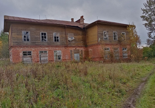 Волонтеров приглашают восстанавливать «старую школу» в селе Заднем Усть-Кубинского района
