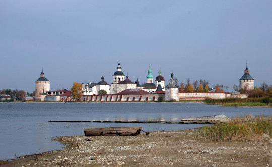 Мастер Сергей Токарев подарит семиметровую лодку Кирилло-Белозерскому монастырю