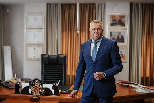 Губернатор Вологодской области Олег Кувшинников поздравляет с Днем Конституции