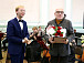 Награды в номинации «Лучшее научное издание» вручает директор Тотемского музейного объединения Алексей Новосёлов