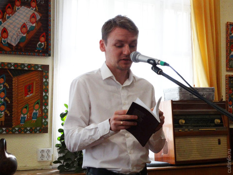 Поэт и переводчик Антон Чёрный встретится с вологодскими читателями