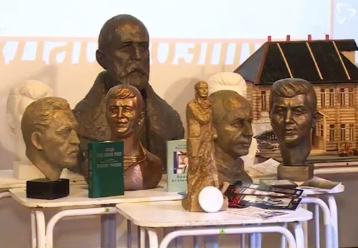 Череповецкий рубцовский центр получил в дар от Александра Шебунина коллекцию скульптур