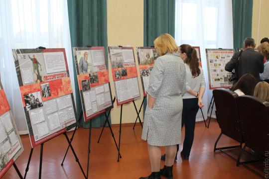 Планшетная выставка «Великая Отечественная война на страницах газет» открылась в областной библиотеке